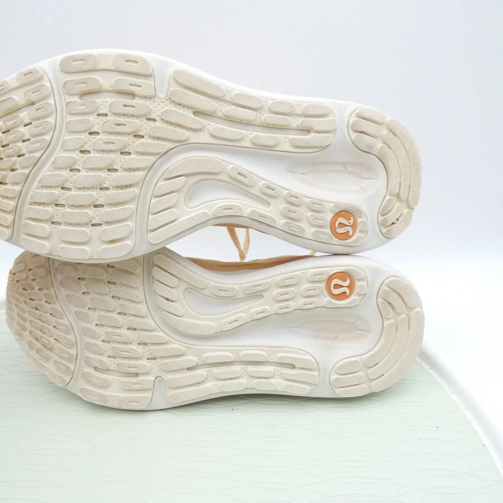 Lululemon Beyondfeel Running Shoes Haye Light Ivory Peach LW9FGCS Womens 8.5